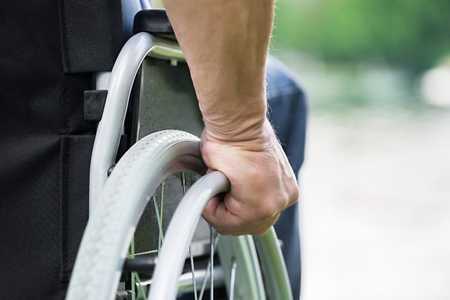 En person i rullstol
